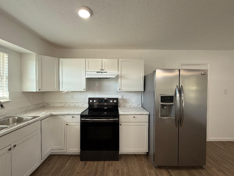 331 Lanark Drive - Photo 3 of 14