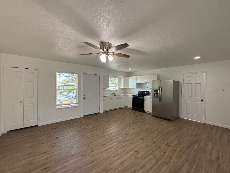 331 Lanark Drive - Photo 4 of 14