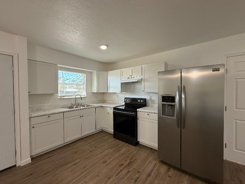 331 Lanark Drive - Photo 5 of 14