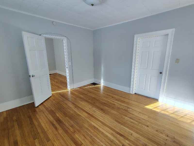 246 W 6th St #1 - Photo 7 of 9