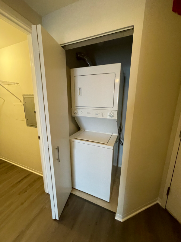 544 North State Street #1000 - Photo 5 of 10