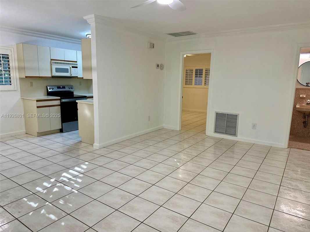 2842 Coconut Ave ##B - Photo 3 of 3