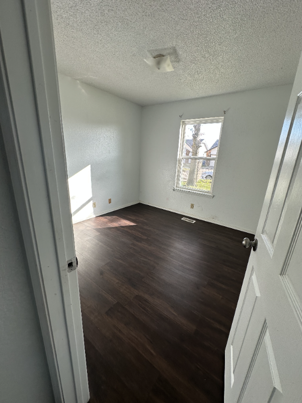 12919 East 31st Street South - Photo 4 of 9