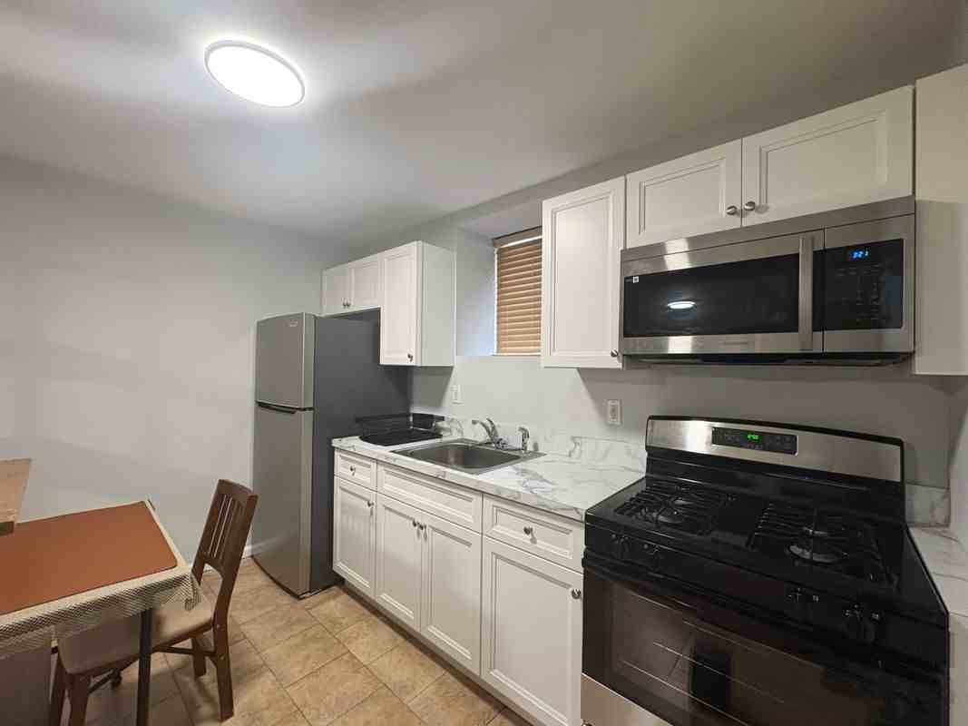 273 Eltingville Boulevard - Photo 2 of 5