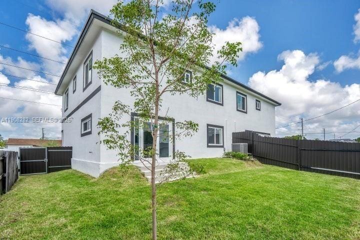 16315 Sw 107th Ave ##B - Photo 3 of 3