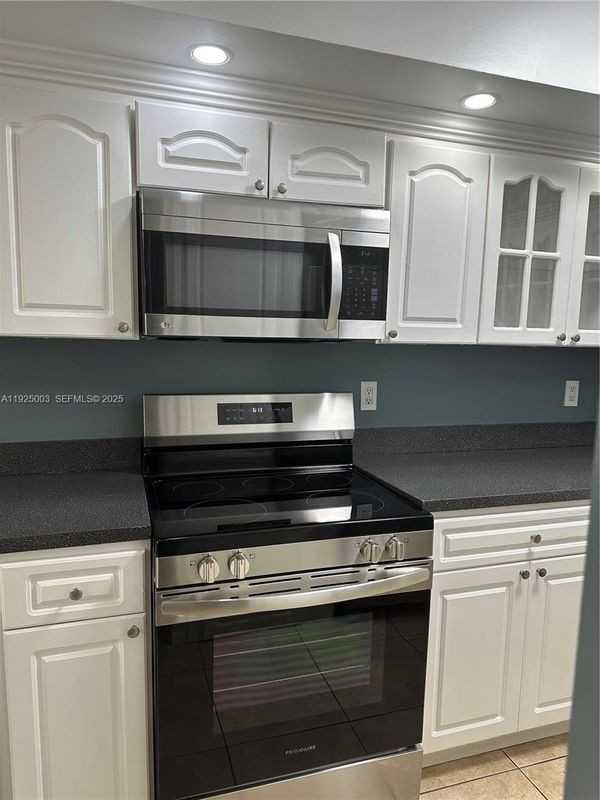 18880 Nw 57th Ave ##107 - Photo 3 of 3