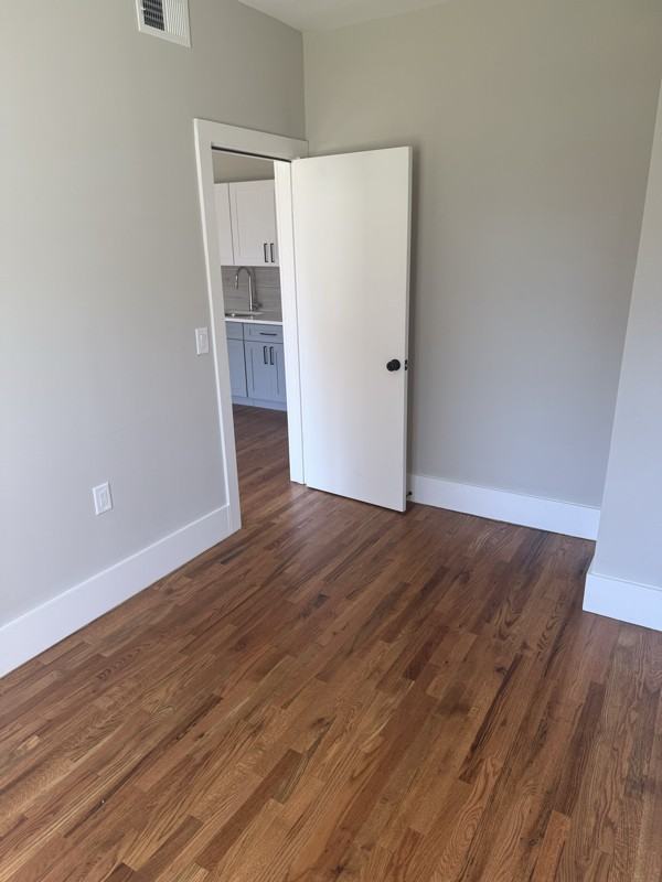 501 W 7th St - Photo 6 of 10