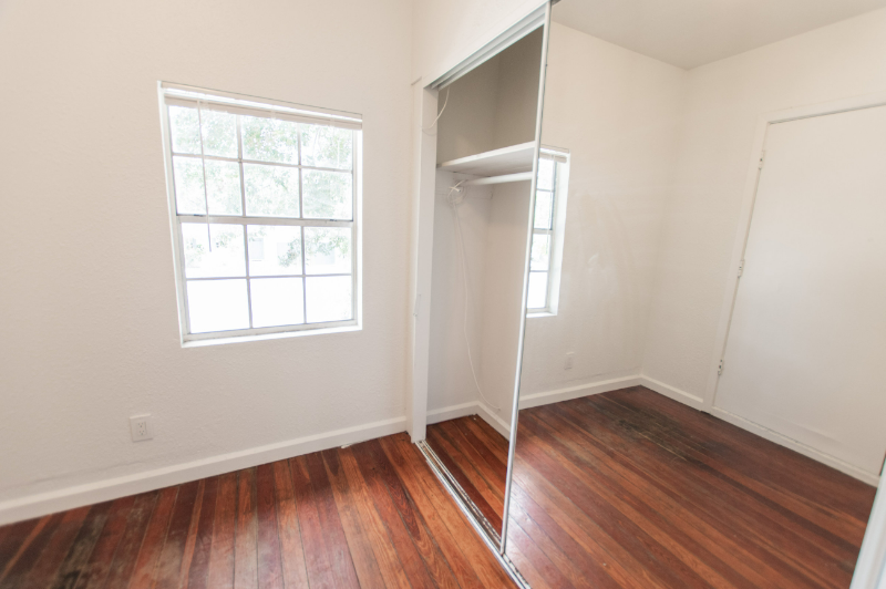 1134 38th Avenue North - Photo 2 of 5