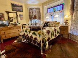 featured image of 425 South Washington Street