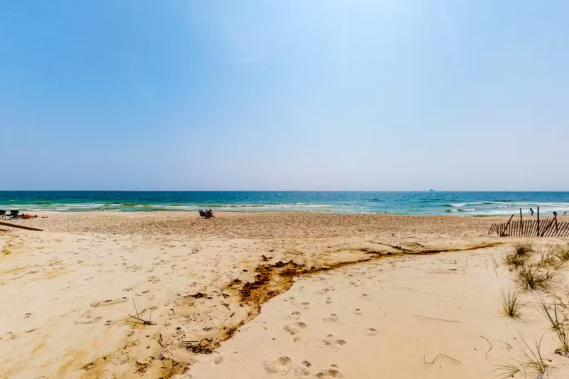 5994 Beach Blvd - Photo 4 of 17