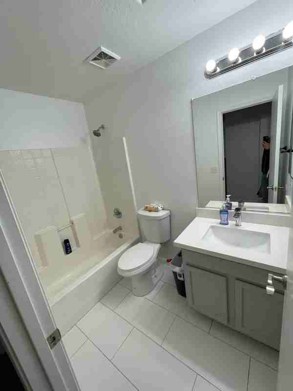1367 E 10th Pl - Photo 3 of 7