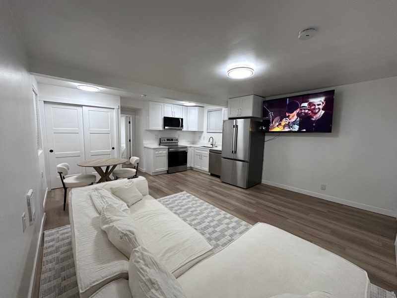 1747 Ne 147th St - Photo 5 of 20