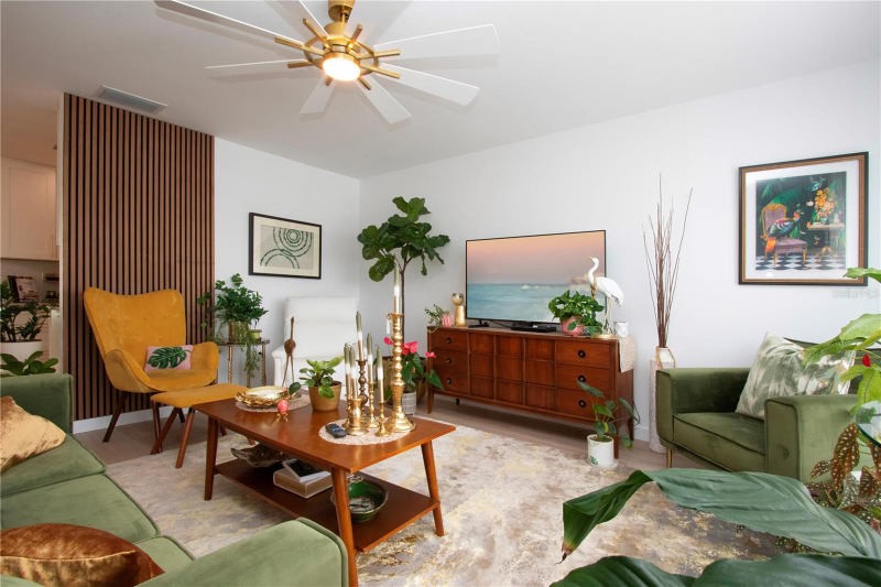 3906 Chinaberry Road - Photo 3 of 20