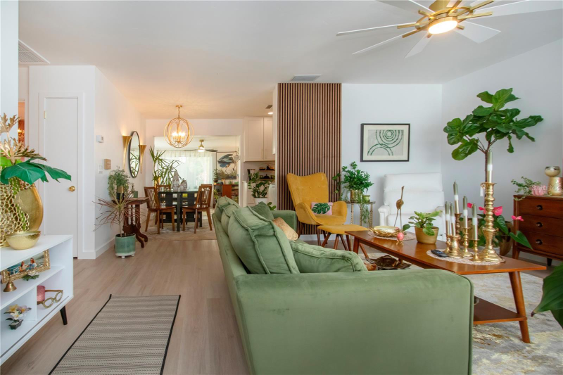 3906 Chinaberry Road - Photo 4 of 20