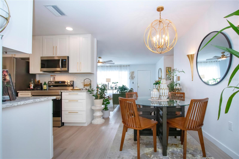 3906 Chinaberry Road - Photo 7 of 20