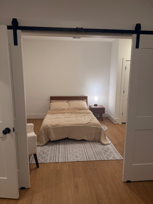 1901 S Victory Dr - Photo 3 of 7