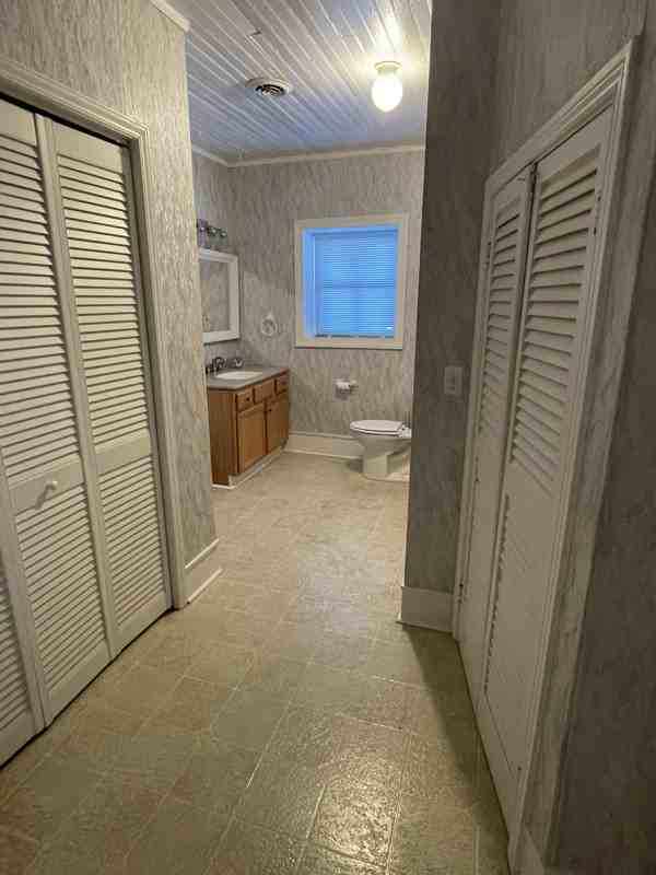 302 Virginia Avenue #C - Photo 7 of 11