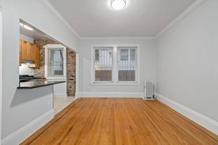 825 Post - Photo 1 of 1