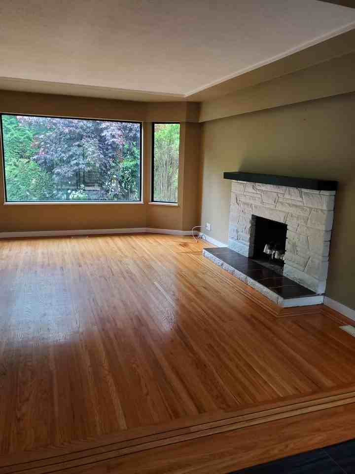 631 Tyndall Street - Photo 3 of 21