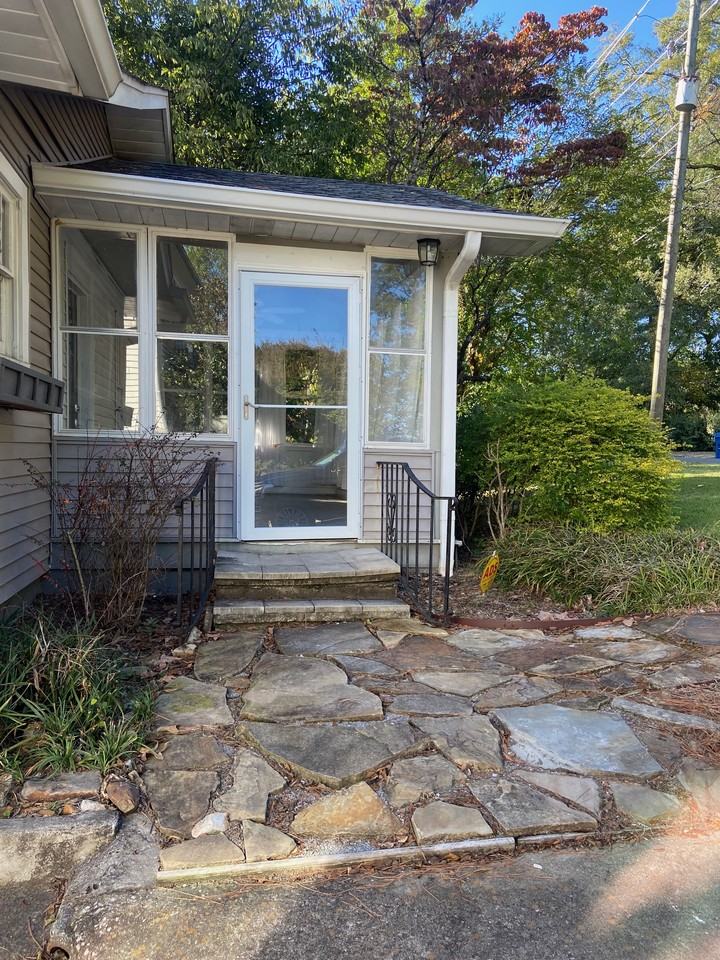 907 Irving Road - Photo 3 of 32