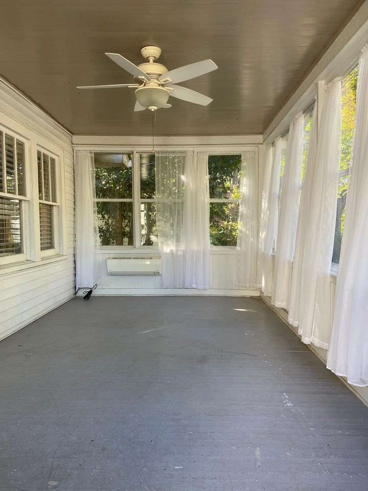 907 Irving Road - Photo 4 of 32