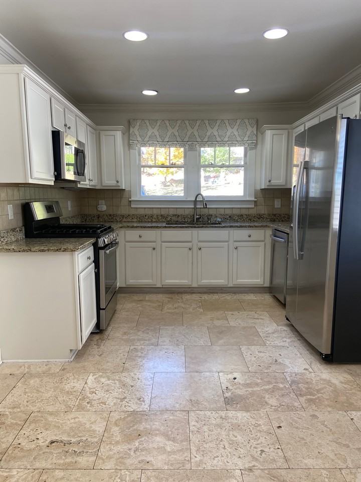 907 Irving Road - Photo 7 of 32