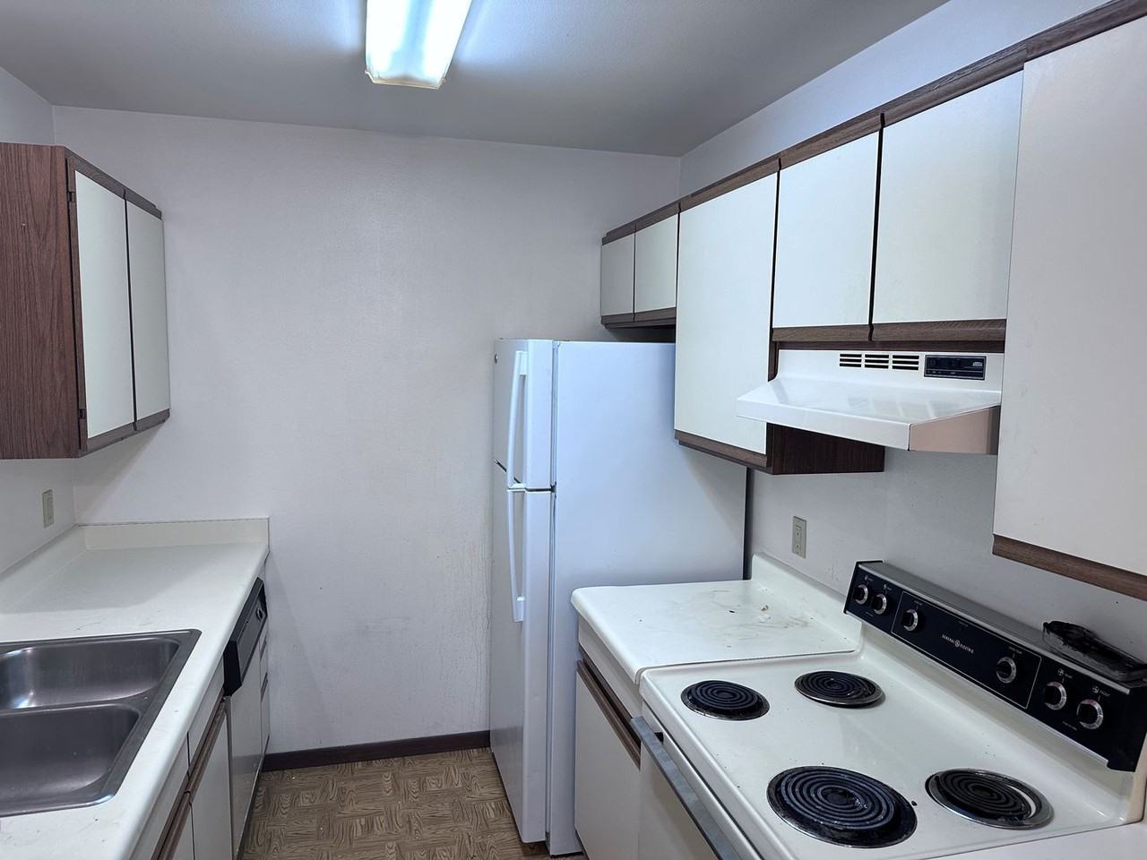 West Side 1 Bedroom Apartments! - Photo 5 of 7