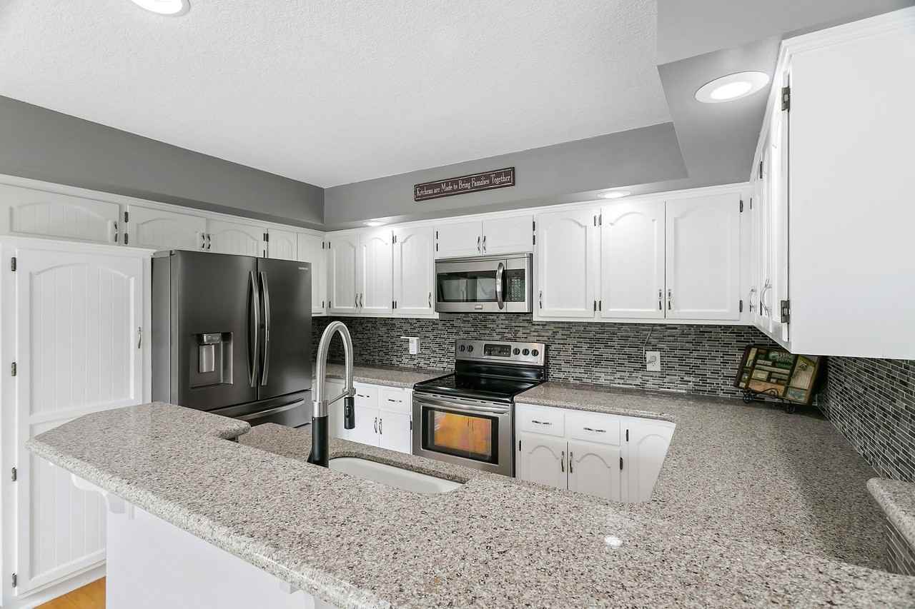 1772 Lafayette Lane - Photo 4 of 34