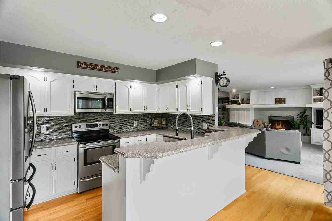 1772 Lafayette Lane - Photo 7 of 34