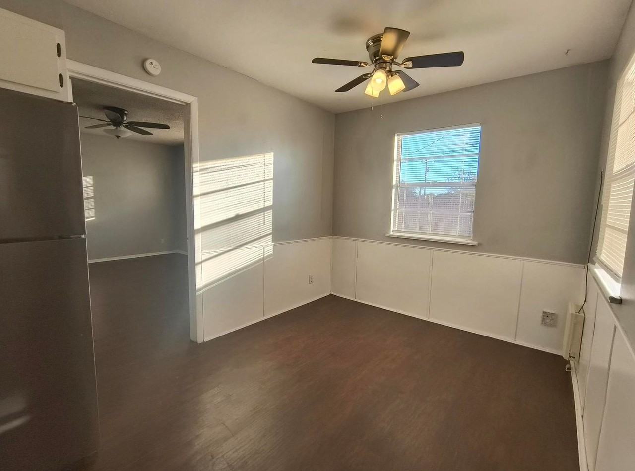 3705 Honeysuckle Ln - Photo 3 of 15