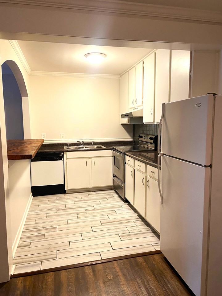 2812 Georgetown Drive - Photo 4 of 11