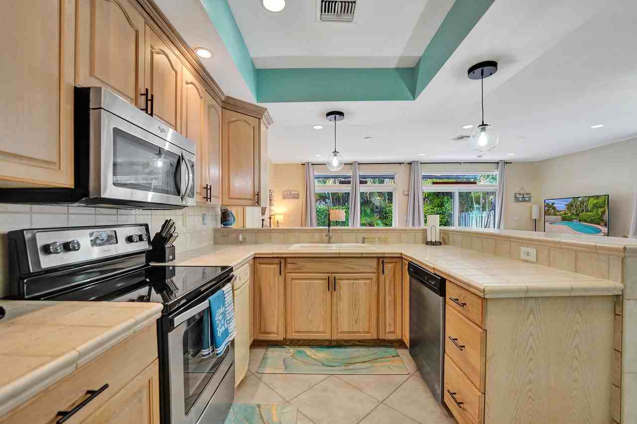 220 Pine Avenue #220 - Photo 7 of 16