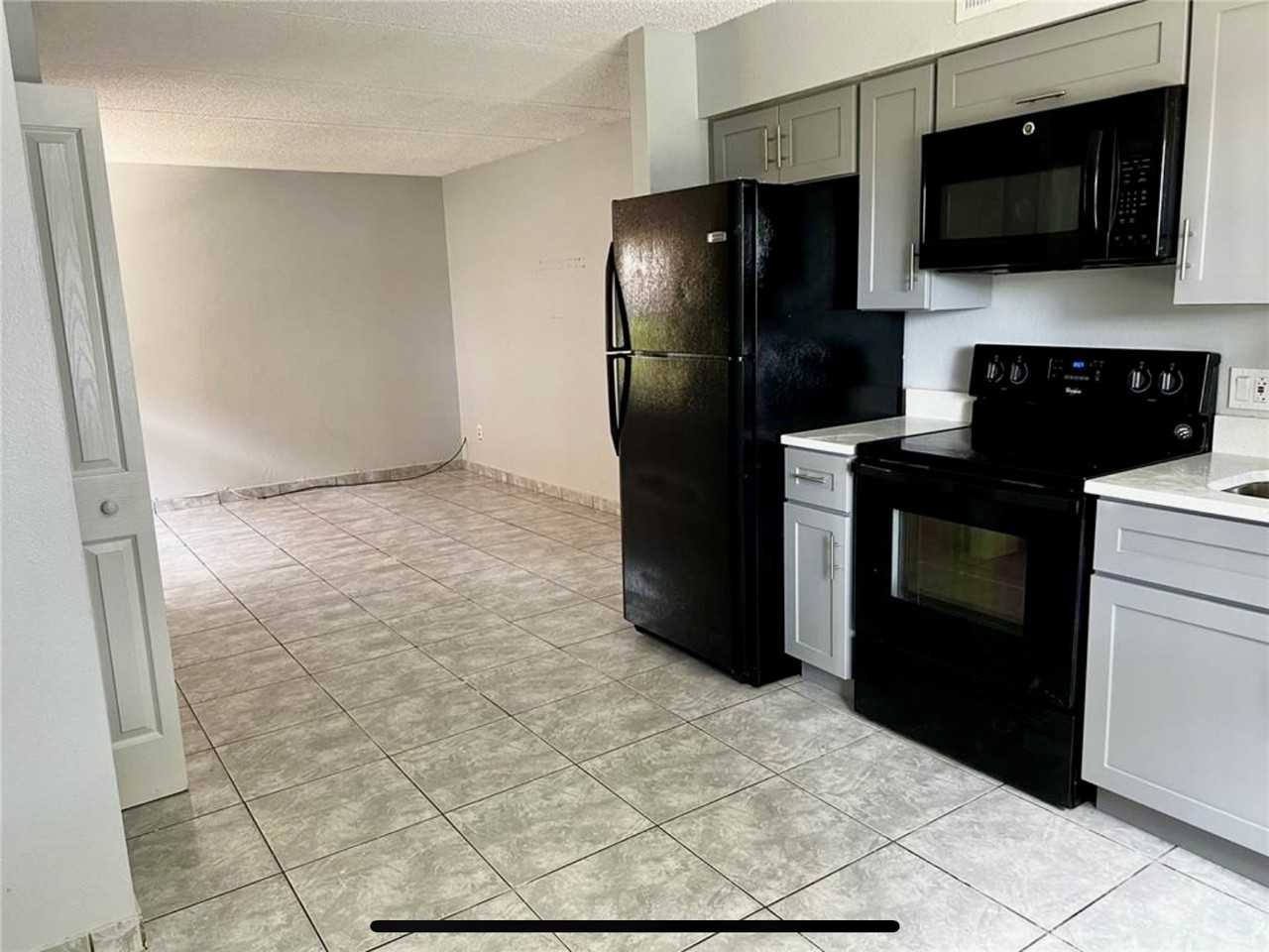 715 Michigan Court #2 - Photo 4 of 10