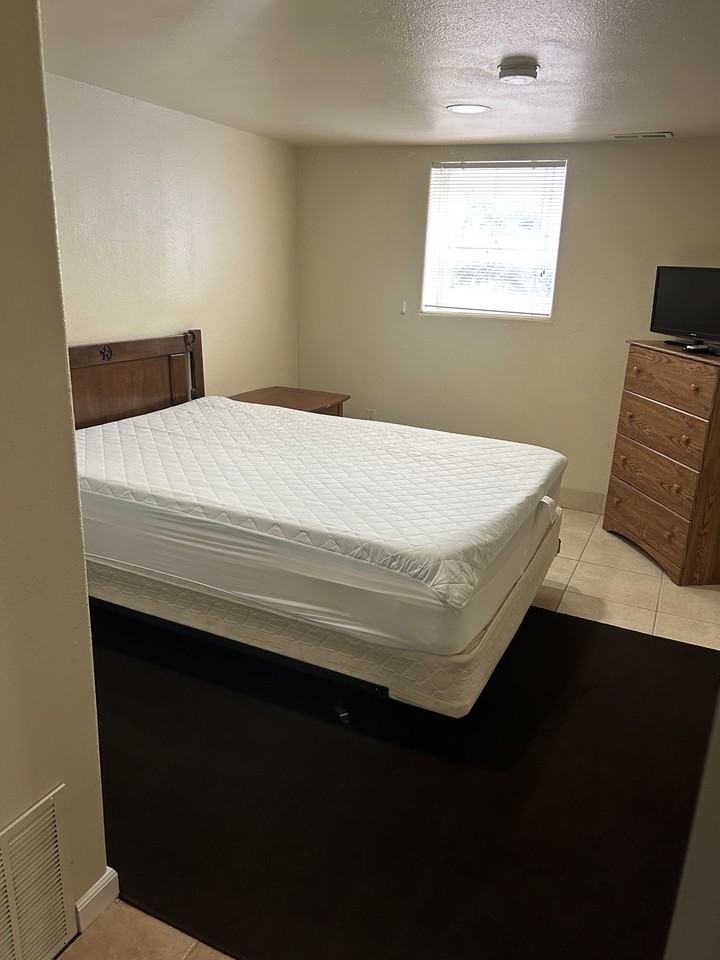 1109 Alder St #C - Photo 5 of 7