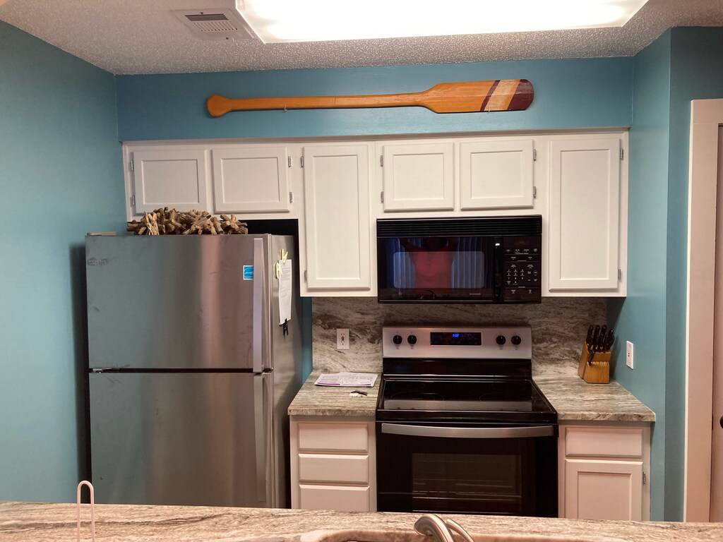 1900 Duffy St #A5 - Photo 4 of 13