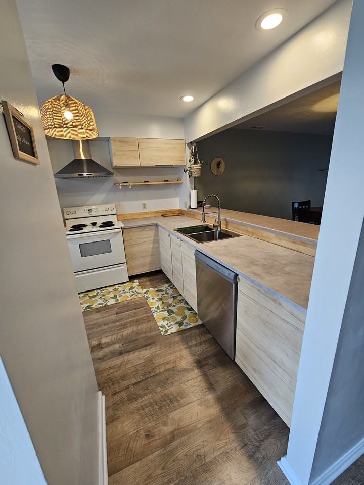 8 Franklin Square #A8 - Photo 2 of 23