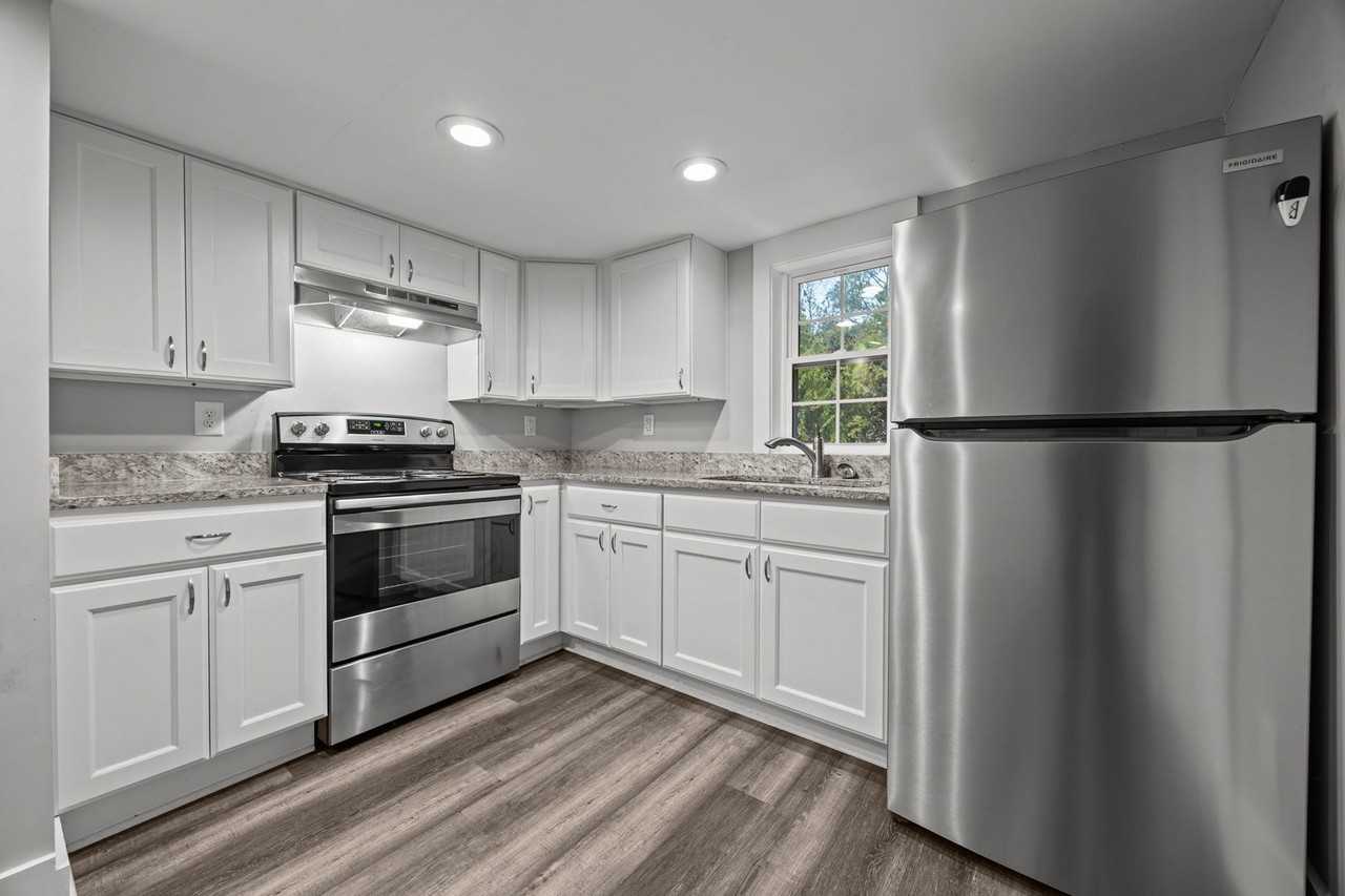 210 S Elm Ave #A - Photo 5 of 25