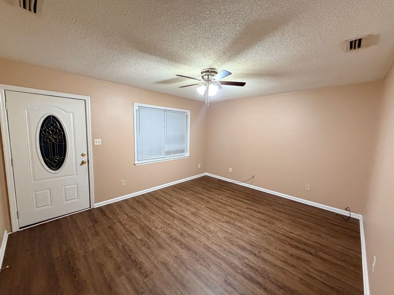 1607 Madison Heights Drive - Photo 2 of 23