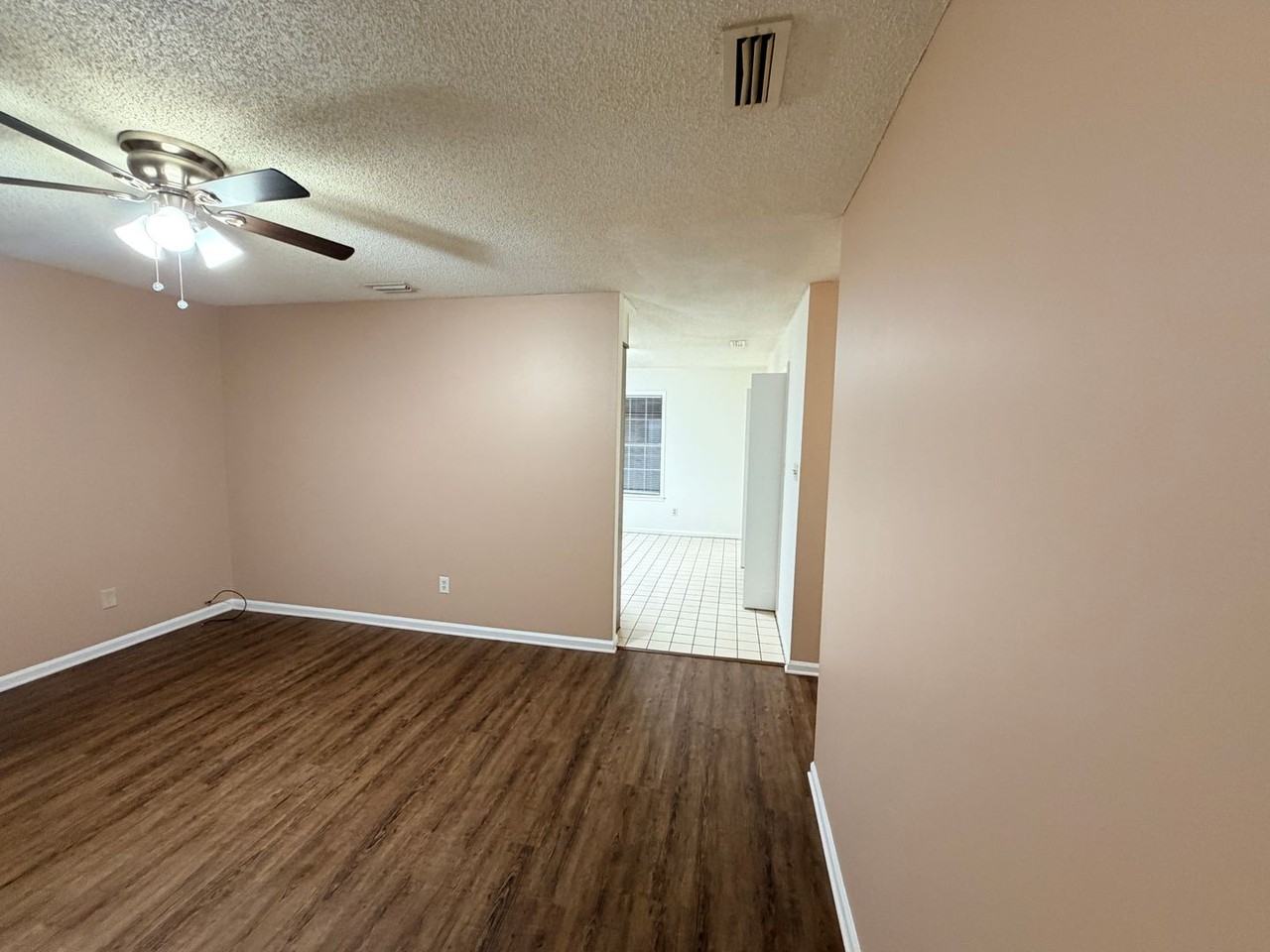 1607 Madison Heights Drive - Photo 4 of 23