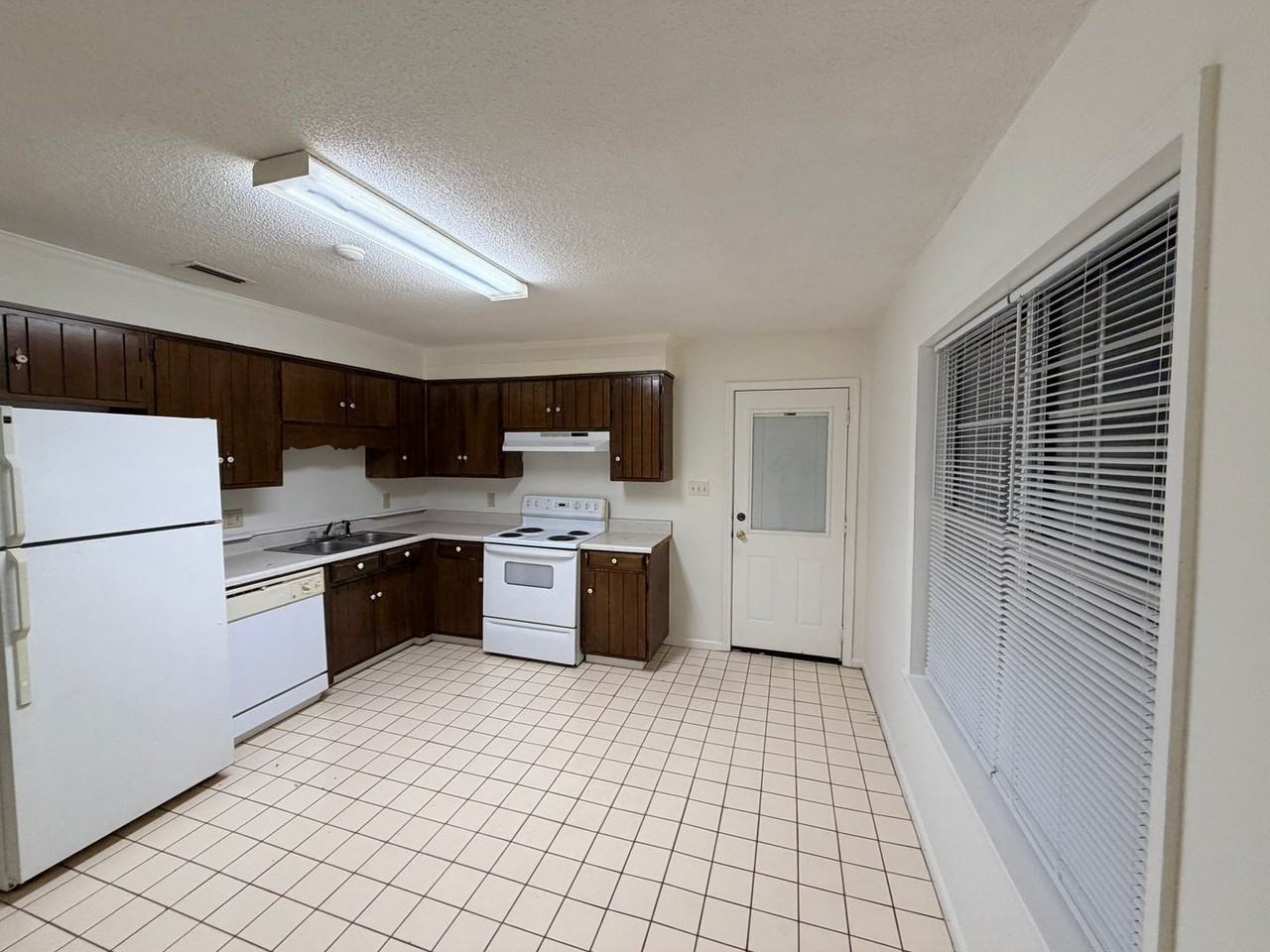 1607 Madison Heights Drive - Photo 7 of 23