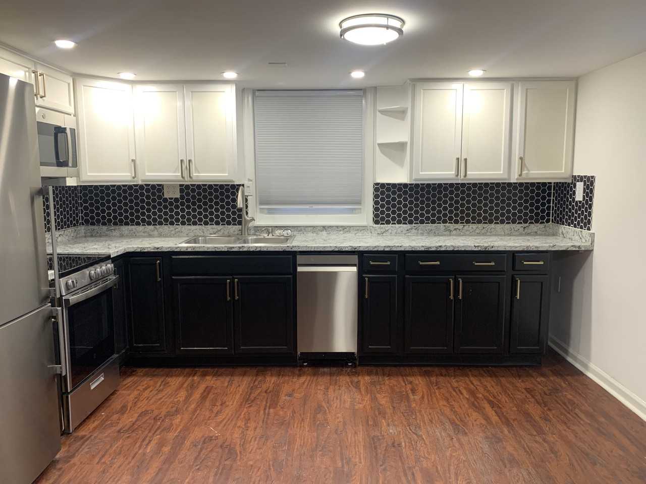 701 Fleetwood Dr #B - Photo 5 of 20