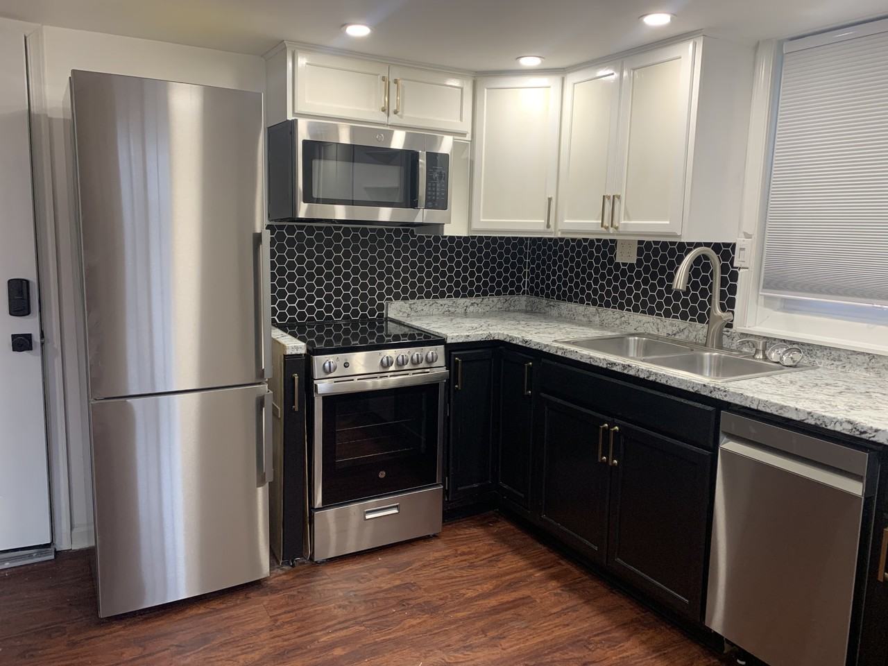 701 Fleetwood Dr #B - Photo 6 of 20