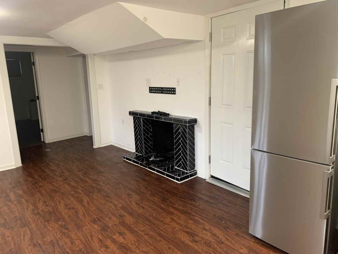 701 Fleetwood Dr #B - Photo 7 of 20