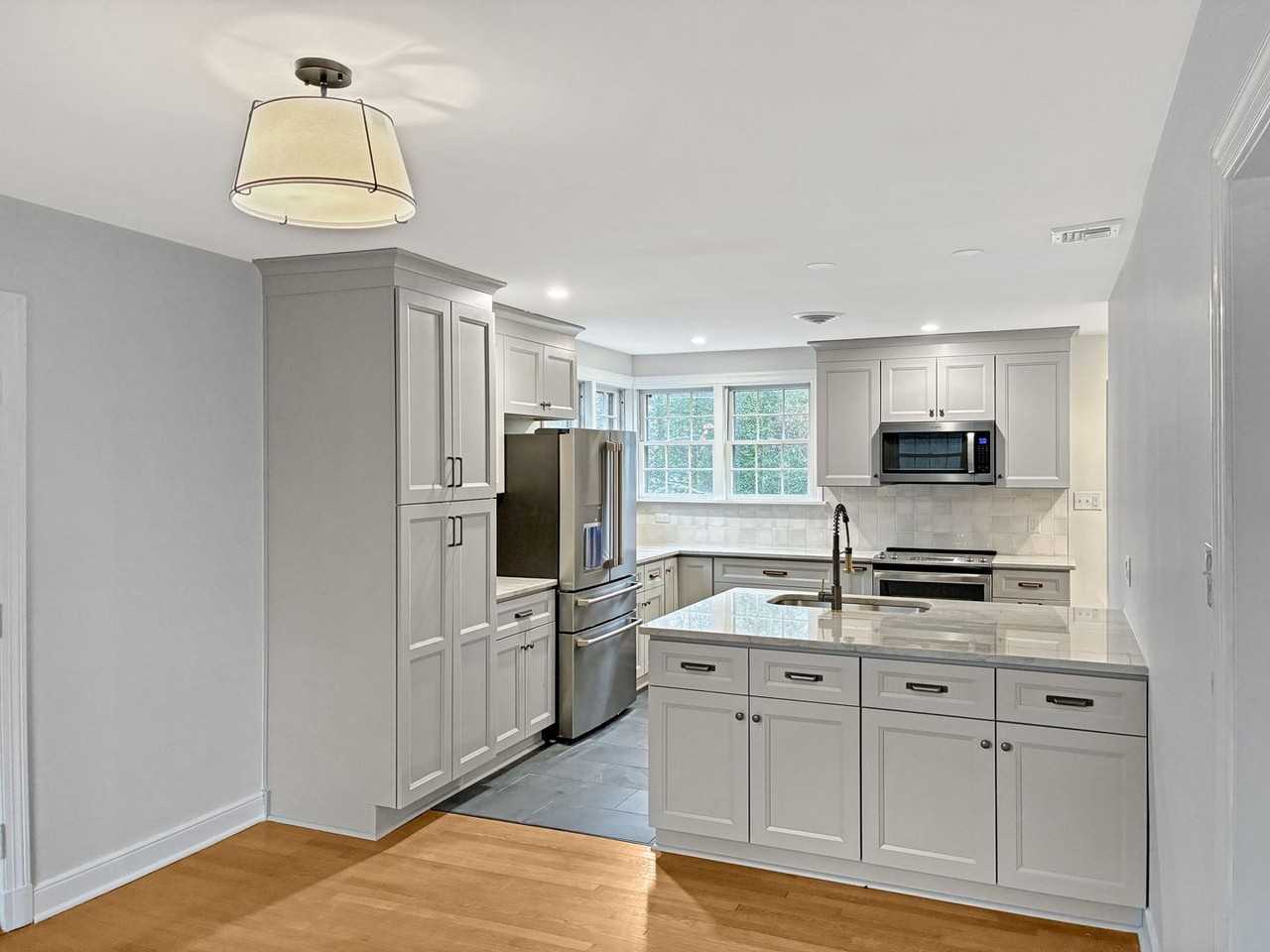 4233 Pawnee Rd - Photo 7 of 22