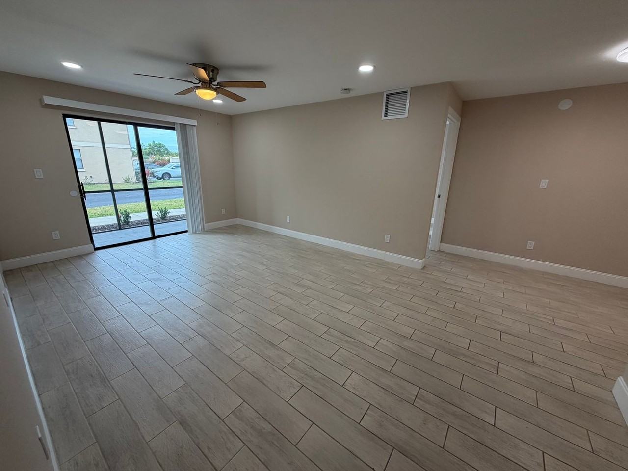 5317 Summerlin Rd - Photo 2 of 25