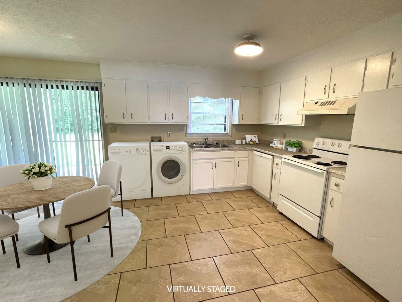 BARRINGTON PL - 160 - Photo 4 of 10