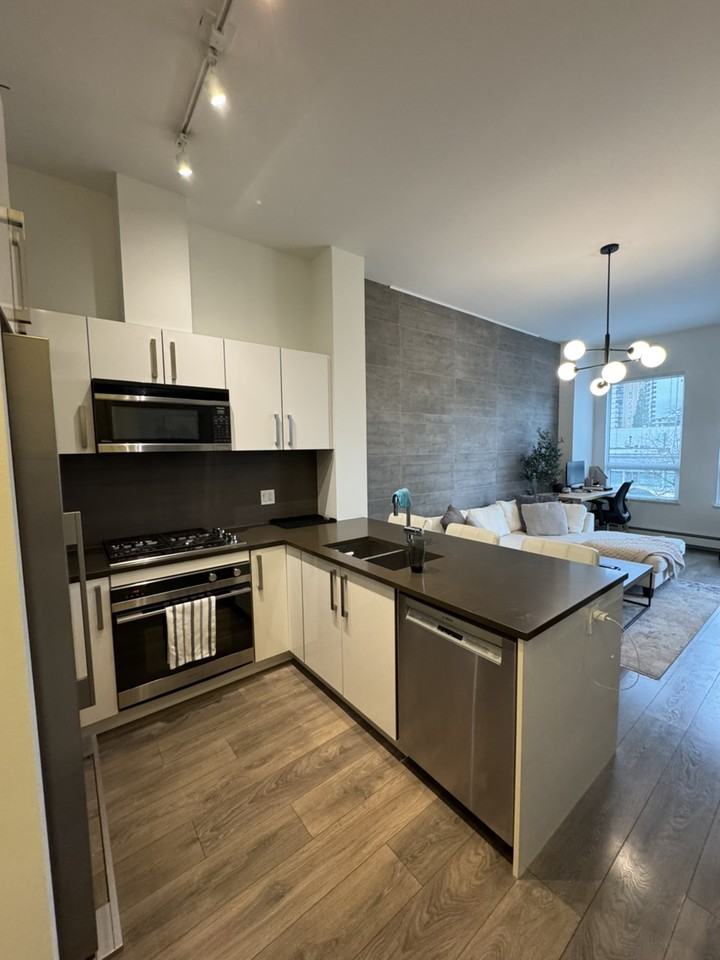 105 Second St W - Photo 5 of 10