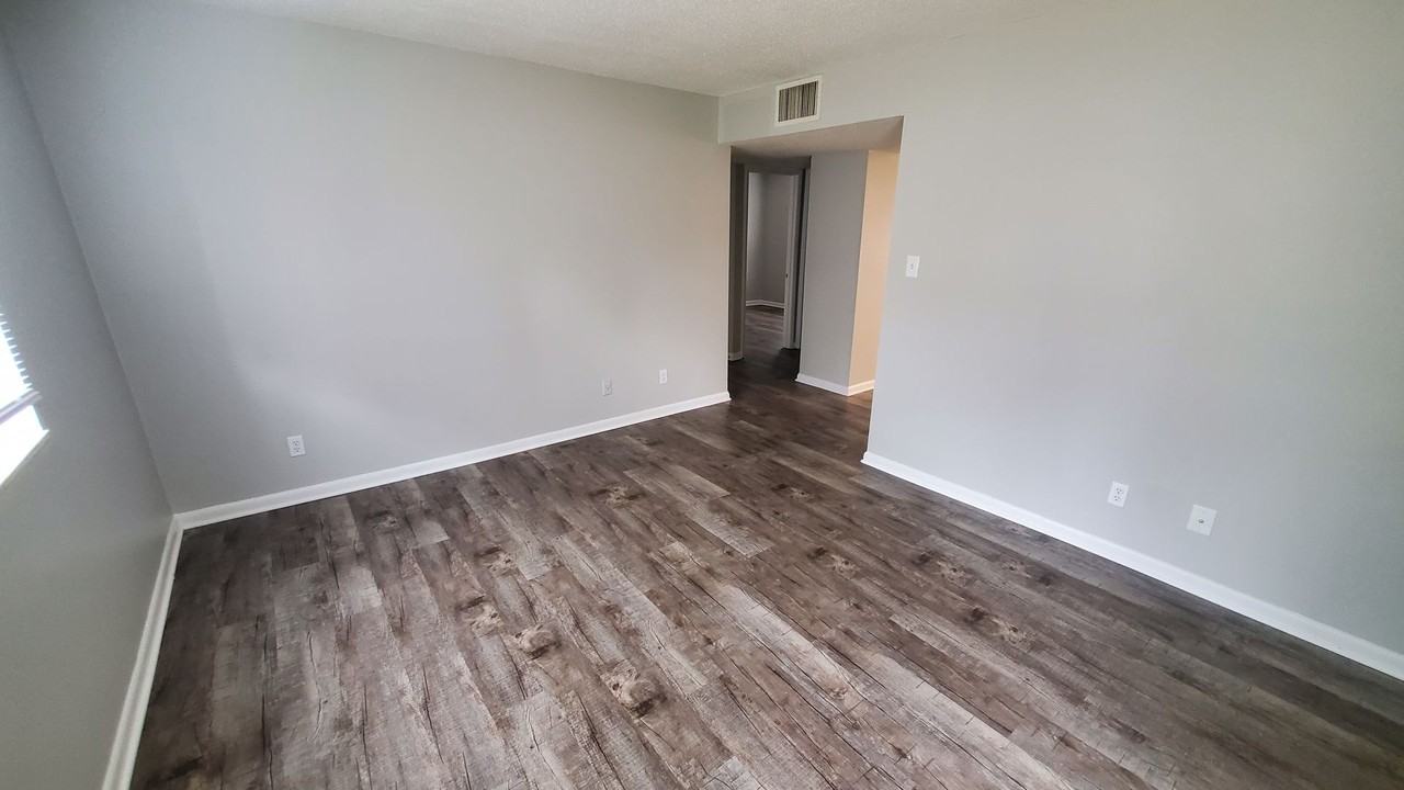 Rand Dandridge Apartment Homes - Photo 2 of 40