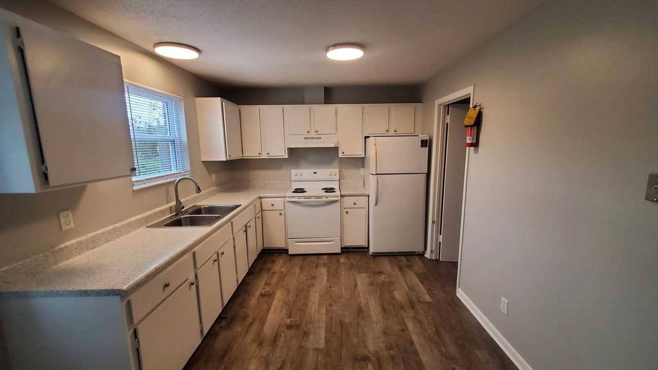 Rand Dandridge Apartment Homes - Photo 4 of 40