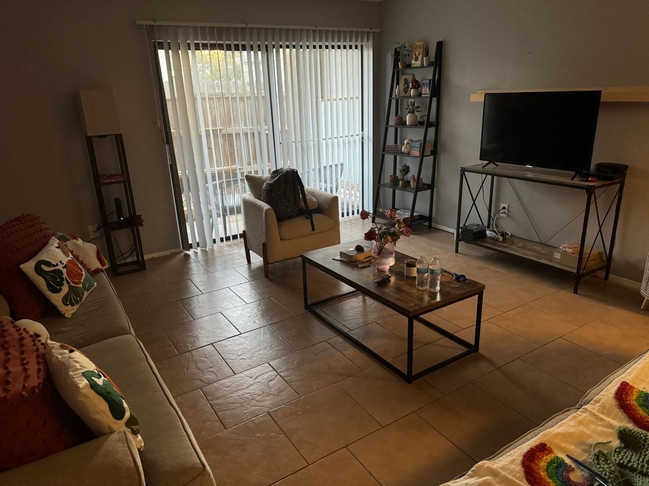 1104 Autumn Cir #B - Photo 2 of 8